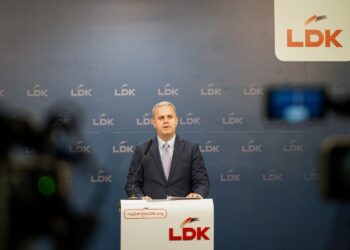 LDK për arrestimin e kryeshefit të KEK-ut: Drejtësia s’ka pse t’i frikësohet Kurtit