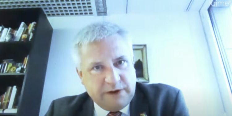 Deputeti gjerman: Nuk do të ketë pushtet të tretë në Kosovë