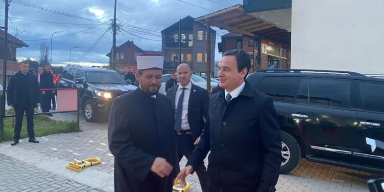 Kurti tregon se ka agjëruar disa ditë të Ramazanit