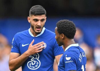 52-vjeçari fluturon drejt Londrës për të firmosur me Chelsea