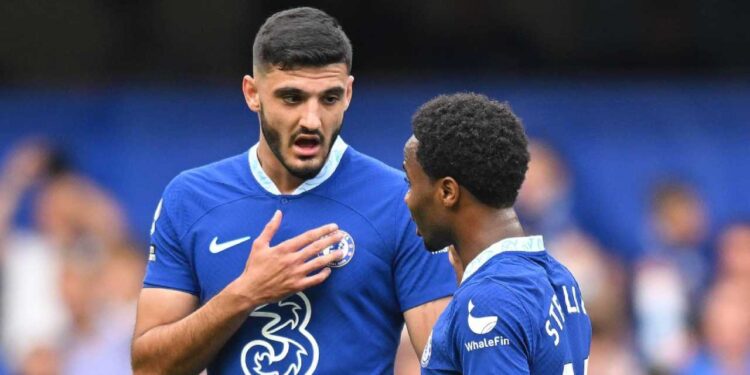 52-vjeçari fluturon drejt Londrës për të firmosur me Chelsea