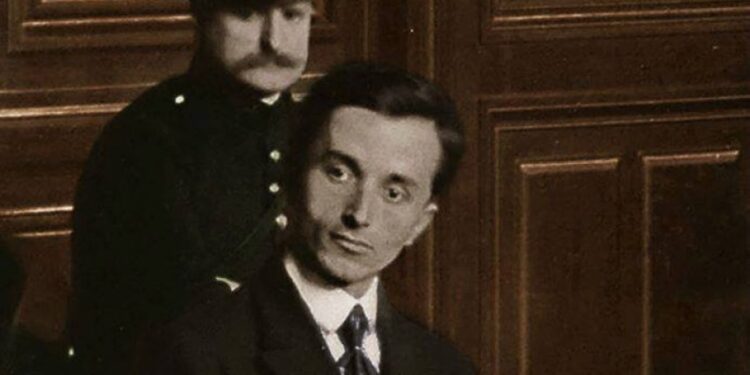 99 vjet nga vrasja e Avni Rrustemit