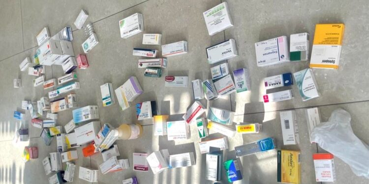 Policia kontrollon barnatoret në Prizren, kapet sasi e barnave pa banderola