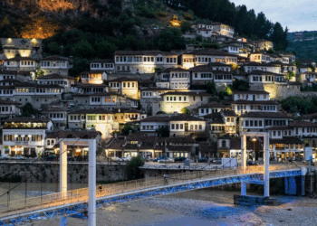 Turistët kërkojnë cilësi në Shqipëri, për tre muaj një milion vizitorë