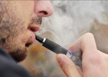 Studimi i “Nature Medicine”: Cigaret elektronike mund t’iu ndihmojnë të lini duhanin