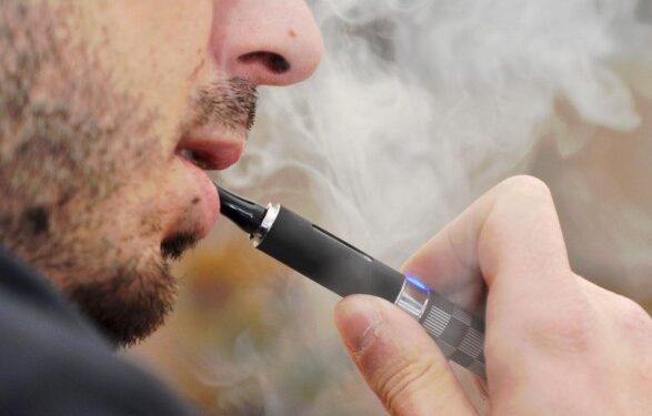 Studimi i “Nature Medicine”: Cigaret elektronike mund t’iu ndihmojnë të lini duhanin