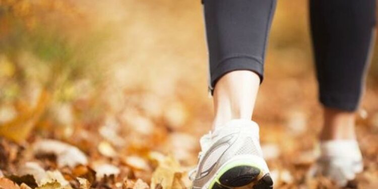 A mjaftojnë 10.000 hapa në ditë për t’u dobësuar?