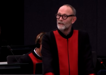 Avokati i Kadri Veselit nis deklaratën hyrëse në Gjykatën Speciale