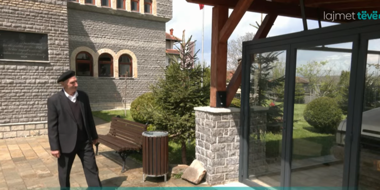 Brenda kullës së heroit, Ilaz Kodra, familjarët me emocione rrëfejnë histori të veçanta nga jeta e tij