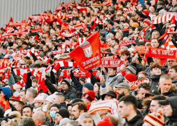 Liverpooli në sulm për mesfushorin e Chelsea