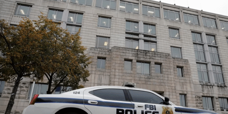 FBI arreston dy burra për krijimin e “stacioneve policore” kineze në New York