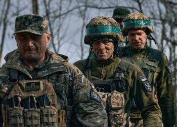 Ukraina thotë se forcat ruse janë “shumë larg” nga kapja e Bahmutit