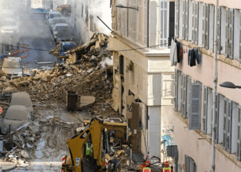 Dy të vdekur nga shembja e një ndërtese në Francë