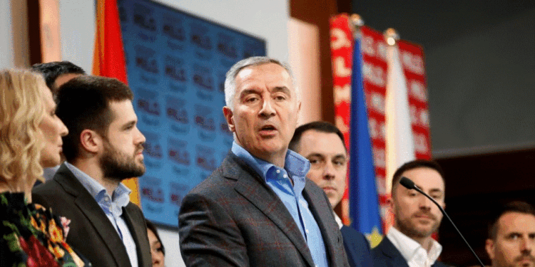 Gjukanoviq dorëhiqet nga pozita e kryetarit të partisë DPS