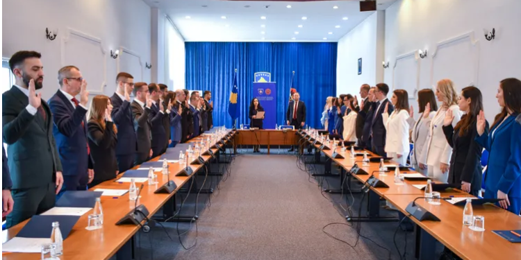 Dekretohen 29 gjyqtarë të rinj