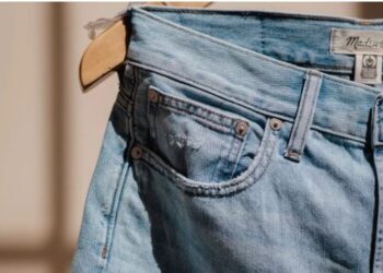 Pse të gjitha xhinset kanë një xhep të vogël?