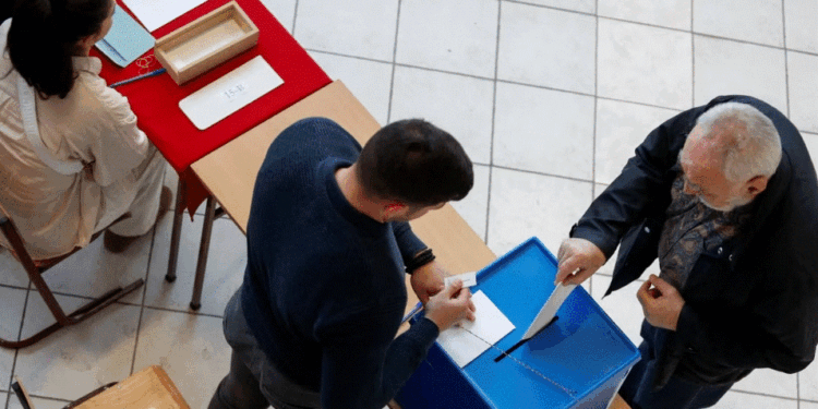 Mali i Zi voton për zgjedhjen e presidentit