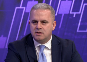 Azemi thotë se Qeveria Kurti mund ta mënjanonte ngritjen e çmimit të energjisë