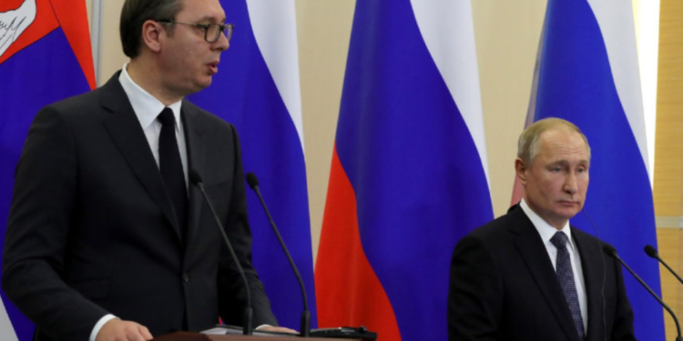 Rusia vazhdon të rrisë numrin e diplomatëve në Serbi