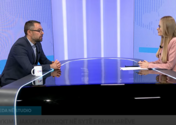 Jakup Krasniqi po shkruan libër të ri në Hagë