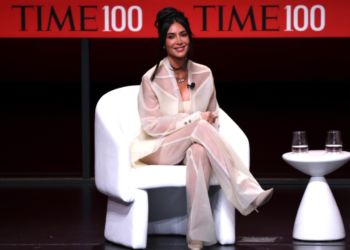 Kim Kardashian thotë se do të hiqte dorë nga karriera televizive për t’u bërë avokate