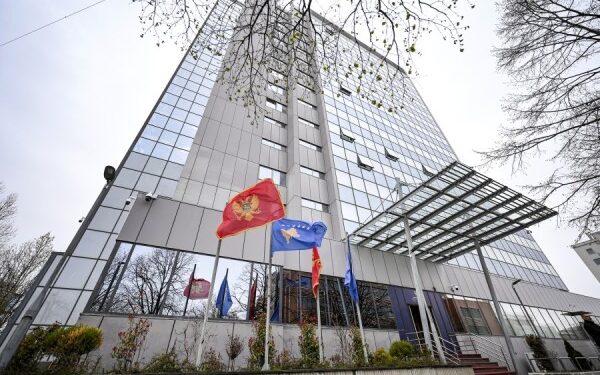 Në Komunën e Zetës iniciohet deklarata për tërheqjen e njohjes së Kosovës