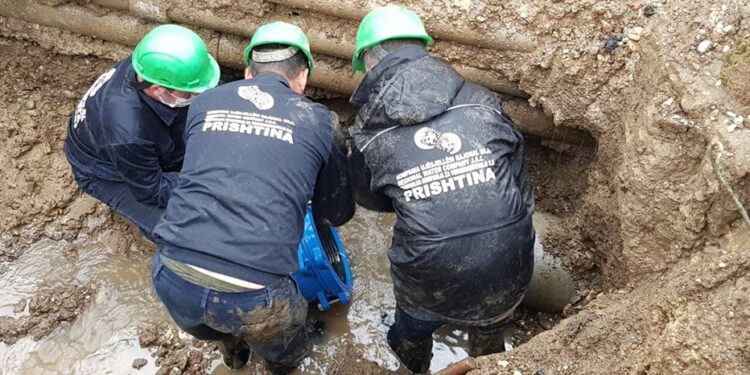 KRU “Prishtina” paralajmëron dy shkyçje të mëdha, fton policinë në asistim