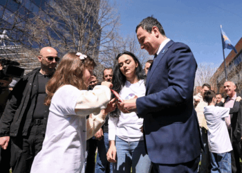 Kurti: Zotohemi për përkushtimin e Qeverisë për përmbushjen e obligimeve për personat me aftësi të veçanta