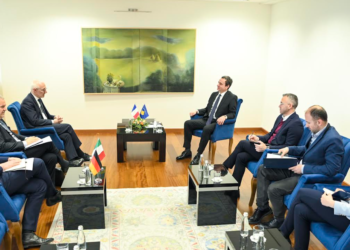 Kurti takoi diplomatët nga Franca, Italia dhe Gjermania