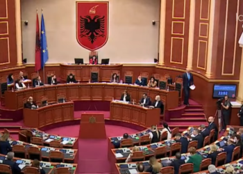 Deputeti shqiptar: Pres që rezoluta e iniciuar nga Rama t’i rrëzojë pretendimet e Martyt