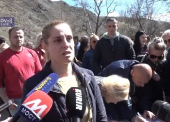 Gruaja e serbit të plagosur: Gjendja e burrit është stabile, fëmijët janë të shqetësuar