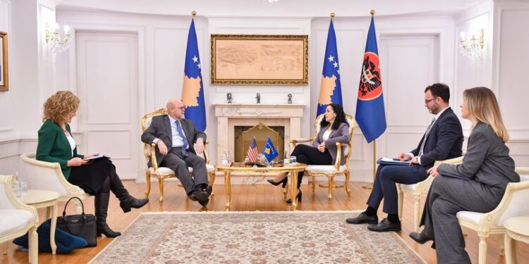 Osmani e Hovenier bisedojnë për zhvillimet e fundit në dialogun me Serbinë