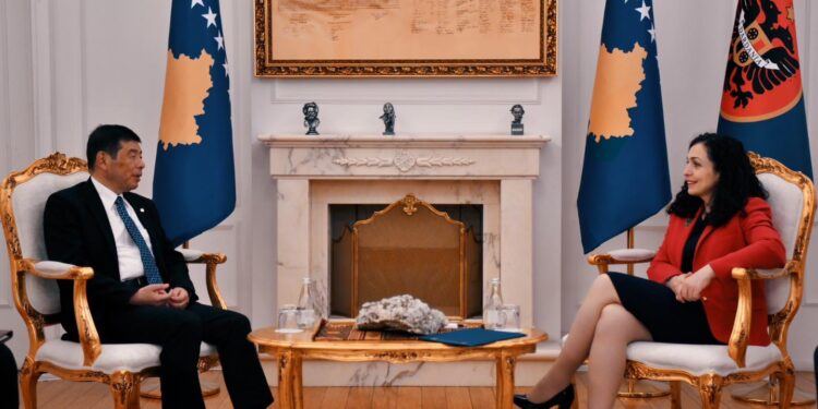 Osmani takohet me sekretarin e Organizatës Botërore të Doganave, flasin për bashkëpunime