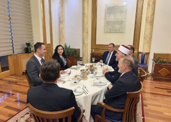 Konjufca bashkë me Osmanin shtrojnë iftar për udhëheqësinë e BIK-ut