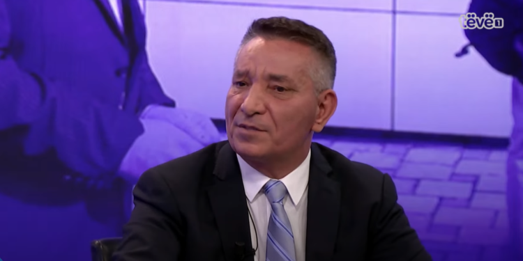 Lekaj: Rizvanolli do të duhej ta suspendonte Bordin e KEK-ut