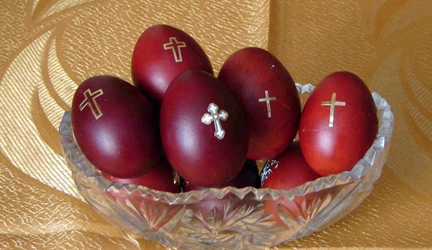 Besimtarët ortodoksë kremtojnë pashkët