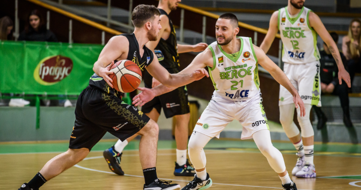 Verdhezinjët duan trofeun ballkanik