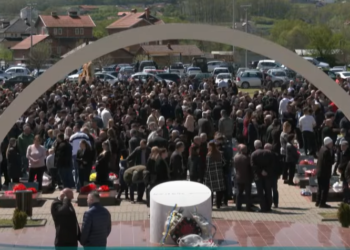 Përvjetori i masakrës së Mejës, krerët institucionalë kërkojnë drejtësi