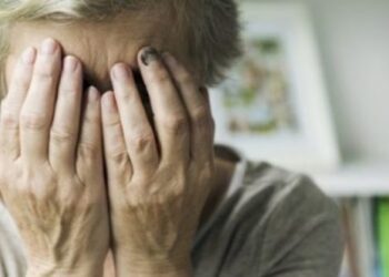 Nëna ankohet për presion psikik nga djali i saj