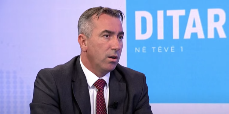 Ibrahimi thotë se niveli qendror takimet me kryetarët nuk duhet t’i mbajë në restaurante, por në Qeveri