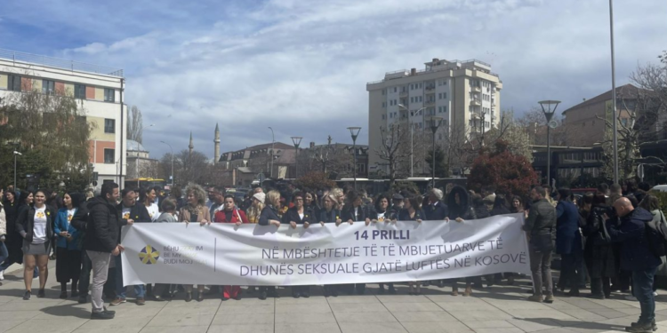 ​Nis marshi në mbështetje të të mbijetuarve të dhunës seksuale gjatë luftës në Kosovë