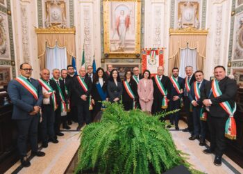 Osmani takon kryetarët e komunave arbëreshe, diskutojnë për raportet mes Kosovës dhe Kozencës