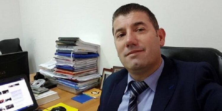 Avokati Smakiqi: Bordi i KEK-ut duhet ta largojë përkohësisht nga puna Nagip Krasniqin