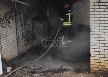 Incident zjarri në hyrje të një banese në “Ulpianë”