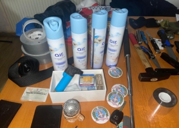 Arrestohen dy shtetas serbë në veri, u konfiskohen narkotikë, thika, maska, sprejë