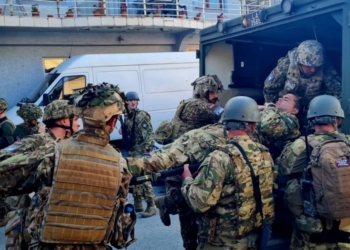 Tre ushtarë hungarezë u plagosën dje me armë zjarri nga protestuesit në veri