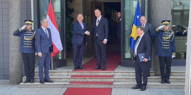 Konjufca pret në takim homologun e tij nga Austria