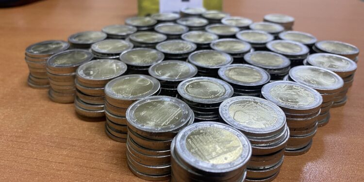 Bleu produkte ushqimore me para false, arrestohet 41-vjeçari