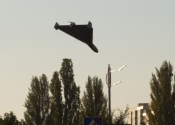 Raportohen sulme me dronë në të gjithë Ukrainën