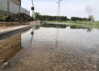 Shpërthen gypi i ujit të pijes në Dardhishtë, Ujësjellësi premton rregullimin brenda dy ditëve